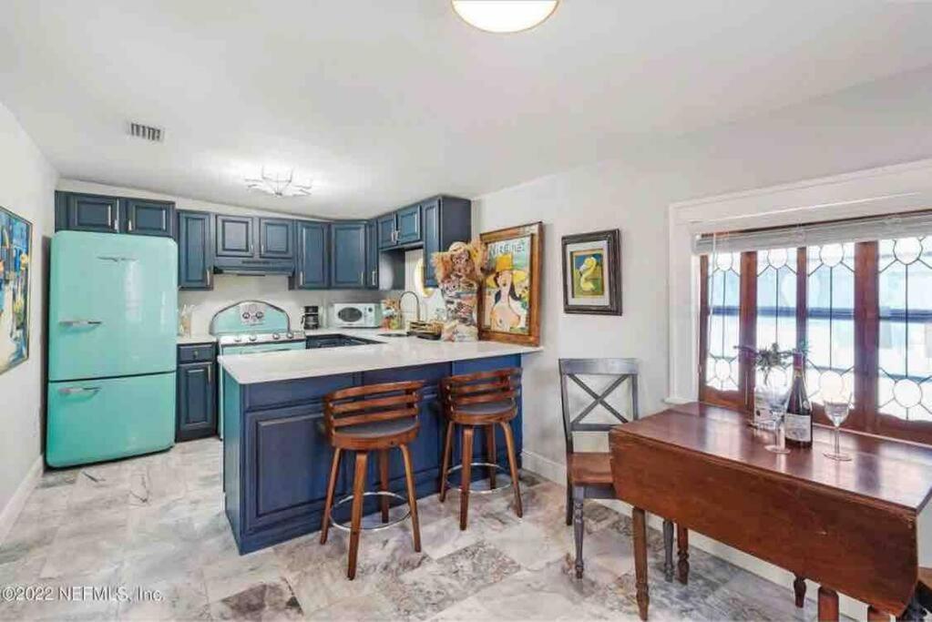 Stylish Bungalow Near Dining, Parks & Entertainment Τζάκσονβιλ Εξωτερικό φωτογραφία